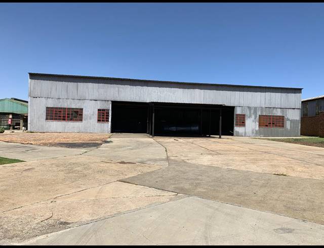 4,500M² WAREHOUSE FOR SALE IN NEW ERA